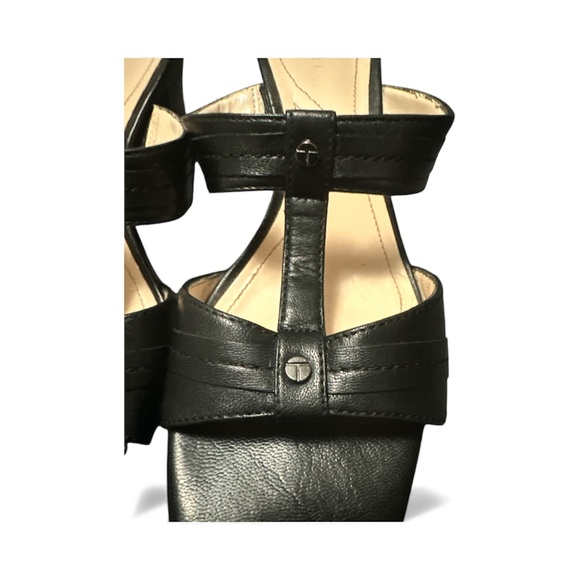 Tahari Black Leather Open-Toe Sandals, size 7 - Picture 6 of 8